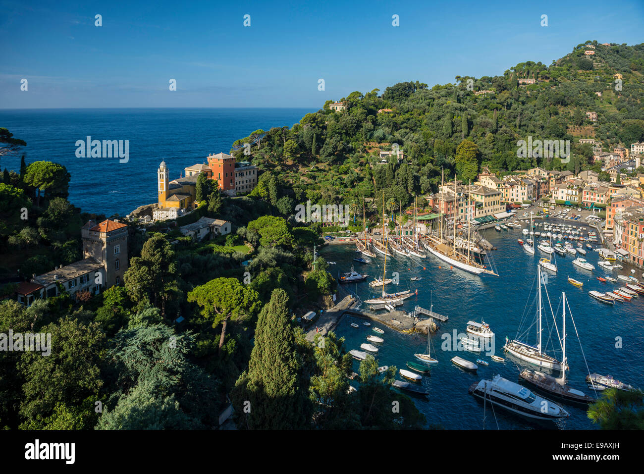 Village sur la côte, Portofino, Province de Gênes, ligurie, italie Banque D'Images