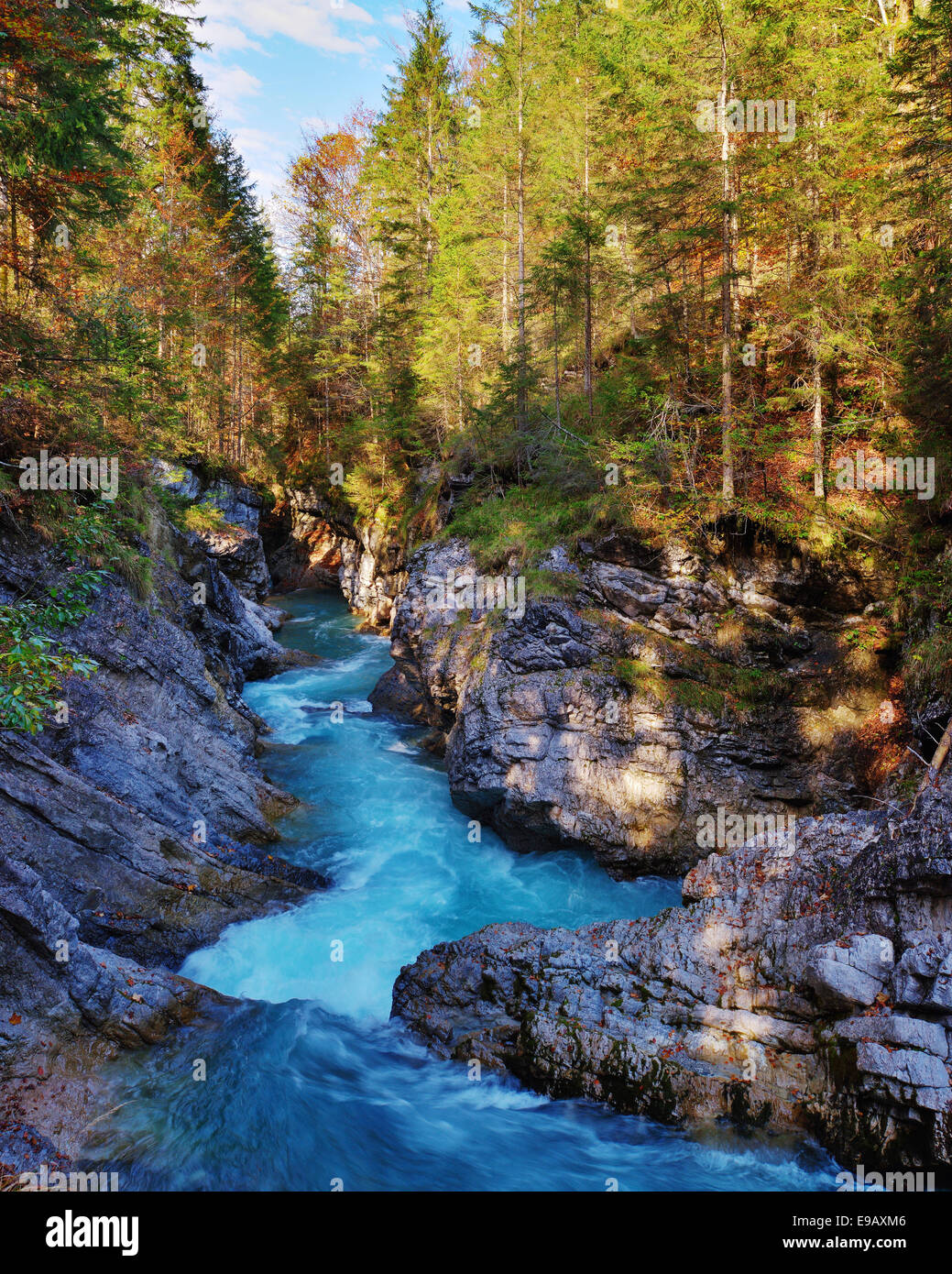 Rissbach torrent en automne, Risstal vallée, Tyrol, Autriche Banque D'Images