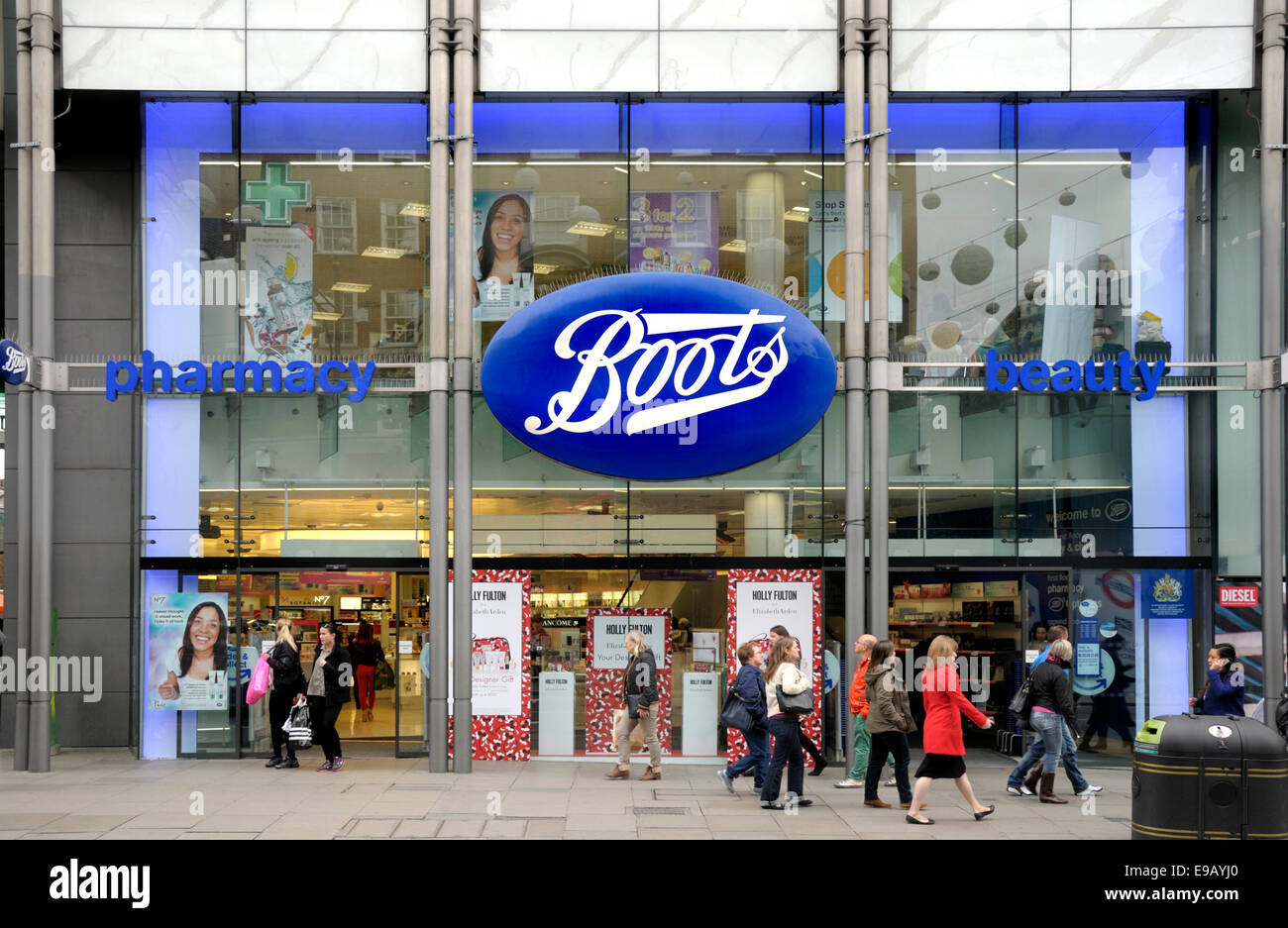 Londres, Angleterre, Royaume-Uni. Boots pharmacie dans Oxford Street Banque D'Images