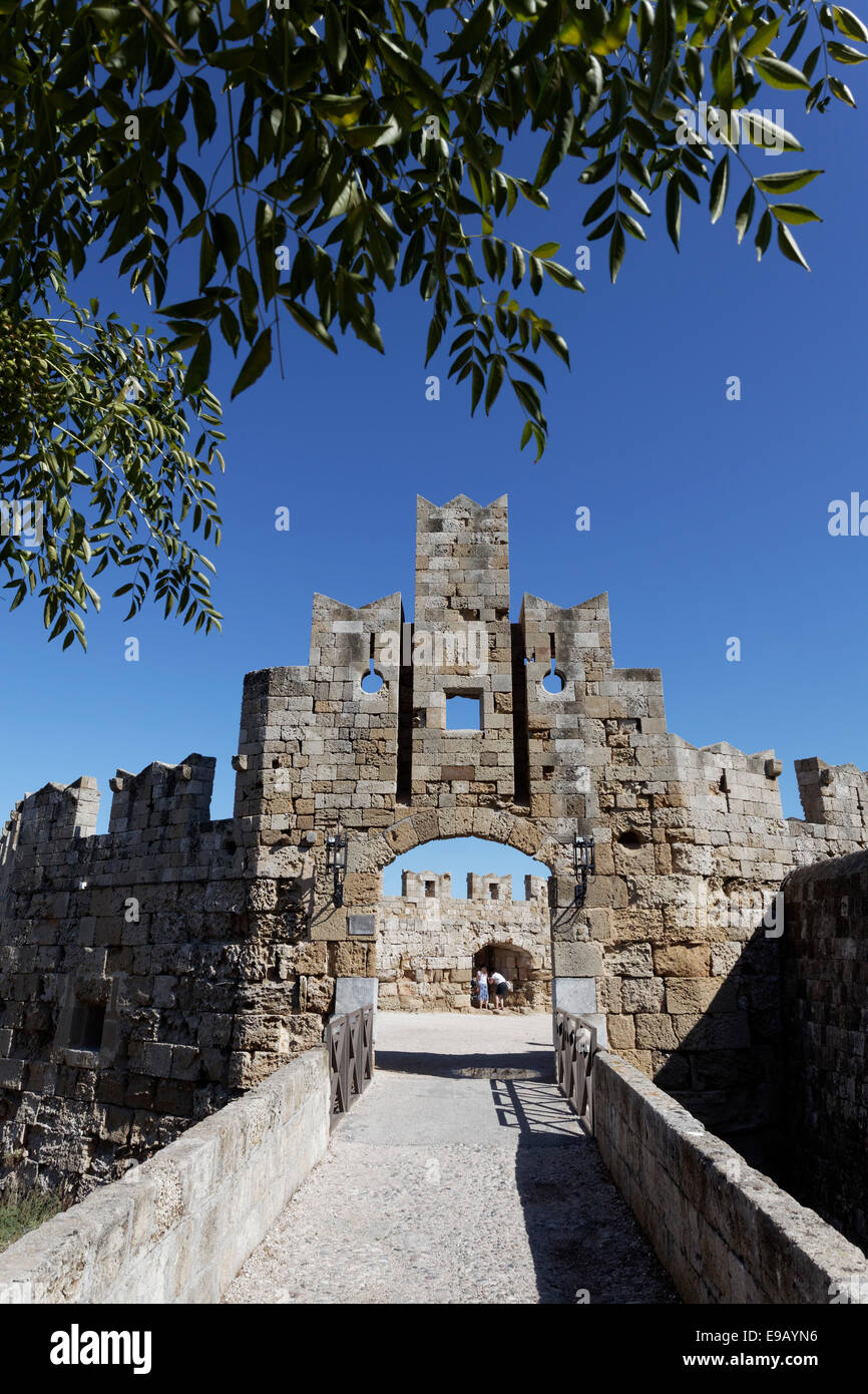 Paulus Gate ou Porte de Agios Pavlos, forteresse médiévale complexe, centre-ville historique, Rhodes, l'île de Rhodes, Dodécanèse, Grèce Banque D'Images