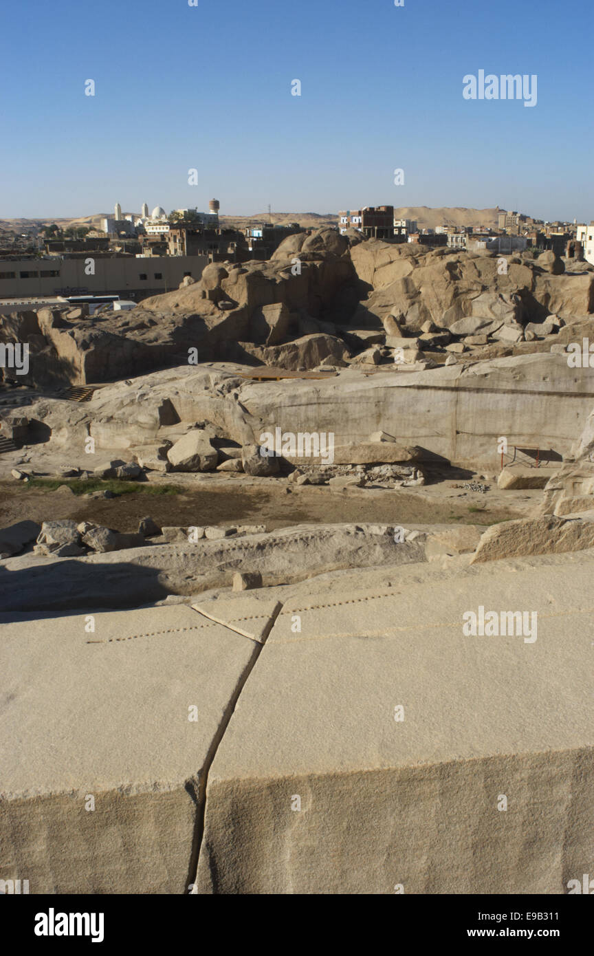 L'Égypte. Aswan. L'obélisque inachevé dans une carrière de granit. Banque D'Images