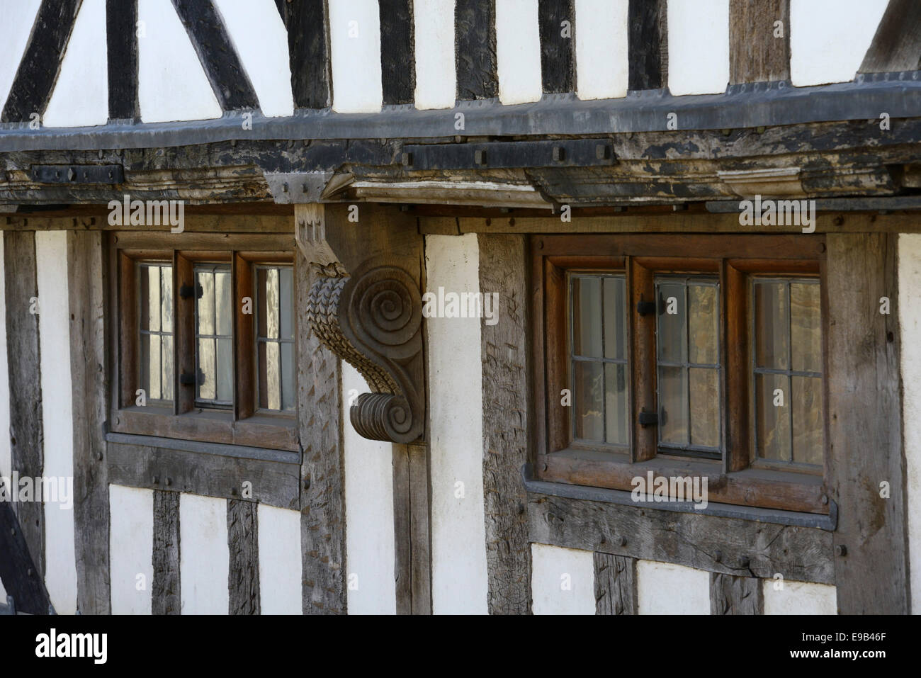 Sculpture sur bois ornementé sur colombages, Bell Lane, Ludlow, Shropshire, Angleterre, Royaume-Uni, UK, Europe Banque D'Images