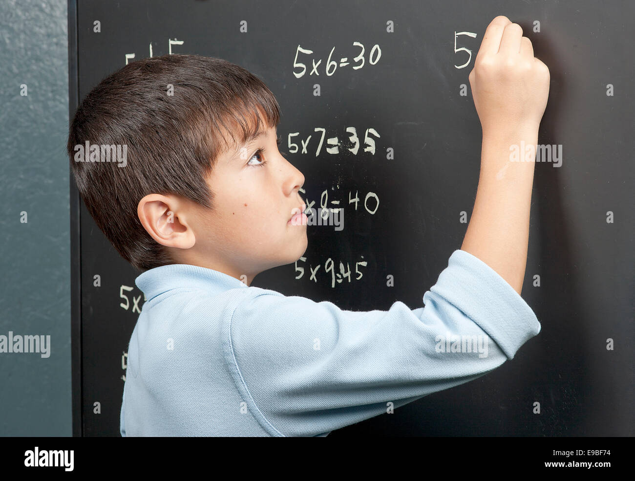 Travailler sur ses tables de multiplication. Banque D'Images