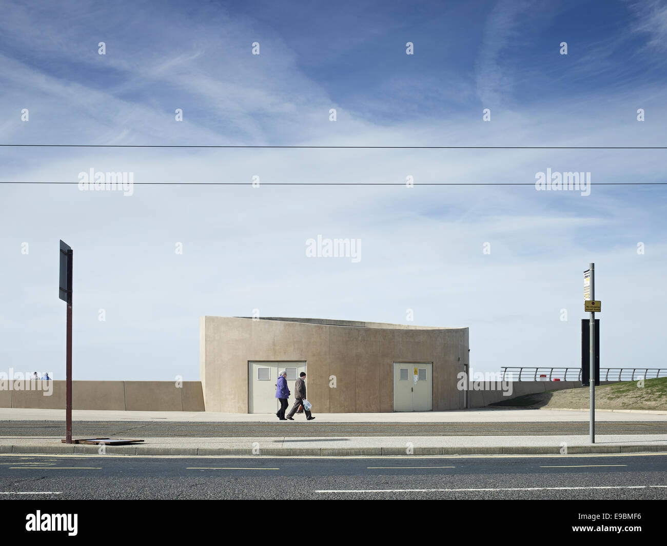Une des images de la série "Prom' plaisir par Mark Reeves, les photos à la découverte de la nouvelle promenade de réaménagement à Blackpool Banque D'Images