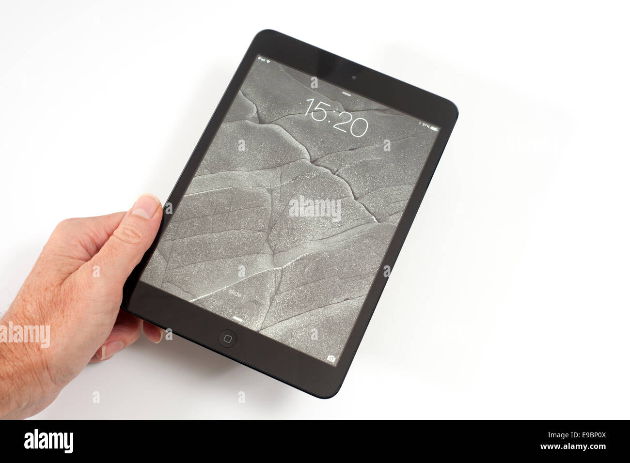 L'iPad Mini avec écran d'ouverture avec le temps 15,20 Banque D'Images