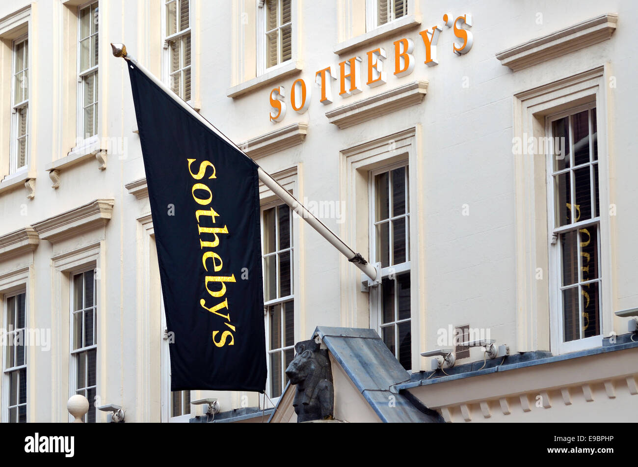 Londres, Angleterre, Royaume-Uni. La maison d'enchères Southeby dans Bond Street Banque D'Images