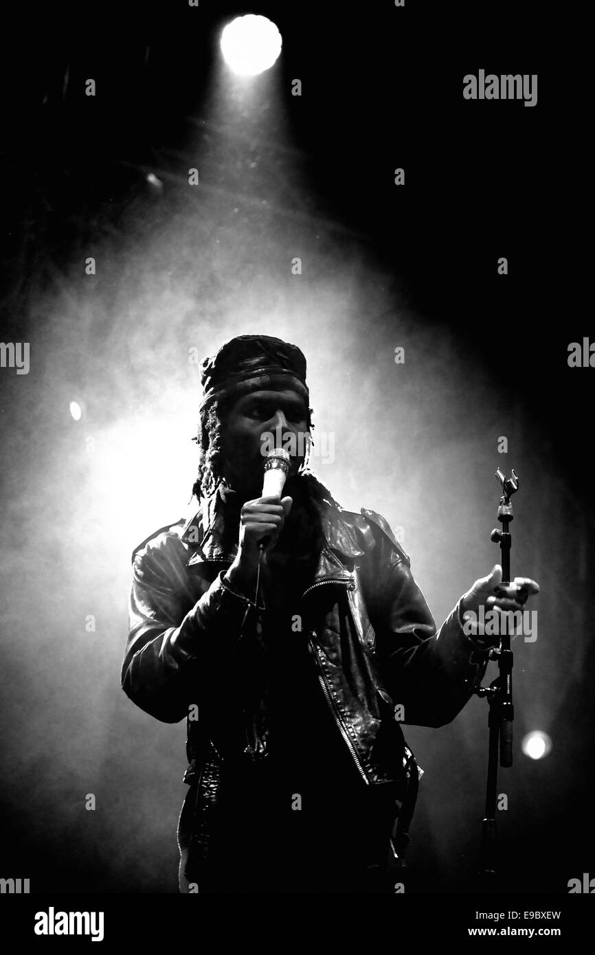 BARCELONA - 30 MAI : Devonte Hynes Dev, également connu sous le nom d'Orange Sanguine et anciennement Lightspeed Champion, fonctionne à l'Espagne. Banque D'Images