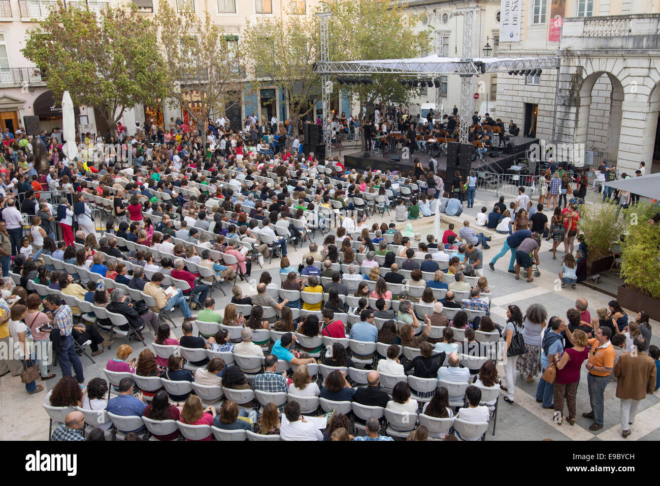 Le 4 octobre, l'EGEAC célèbre la fête de la musique parcours d'un plan sonore au coeur de Lisbonne. La musique dans le Square Banque D'Images