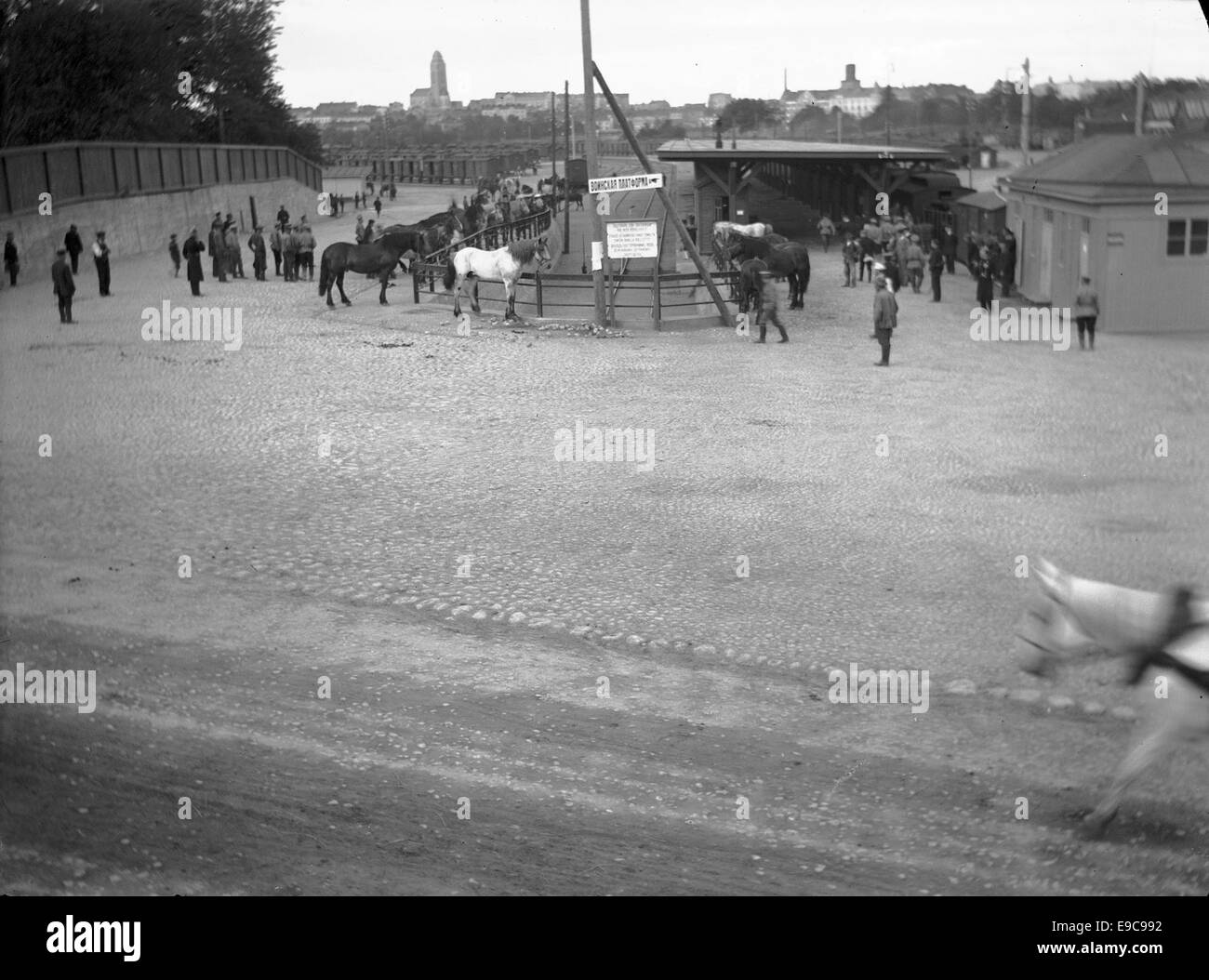 Photographie d'Helsinki à la fin du XIXe siècle et au début du XXe siècle, capturant les rues historiques et l'architecture de la ville telles qu'elles sont représentées dans 'Helsingfors i ord och bild'. Banque D'Images Photographie d'Helsinki à la fin du XIXe siècle et au début du XXe siècle, capturant les rues historiques et l'architecture de la ville telles qu'elles sont représentées dans 'Helsingfors i ord och bild'. Banque D'Images