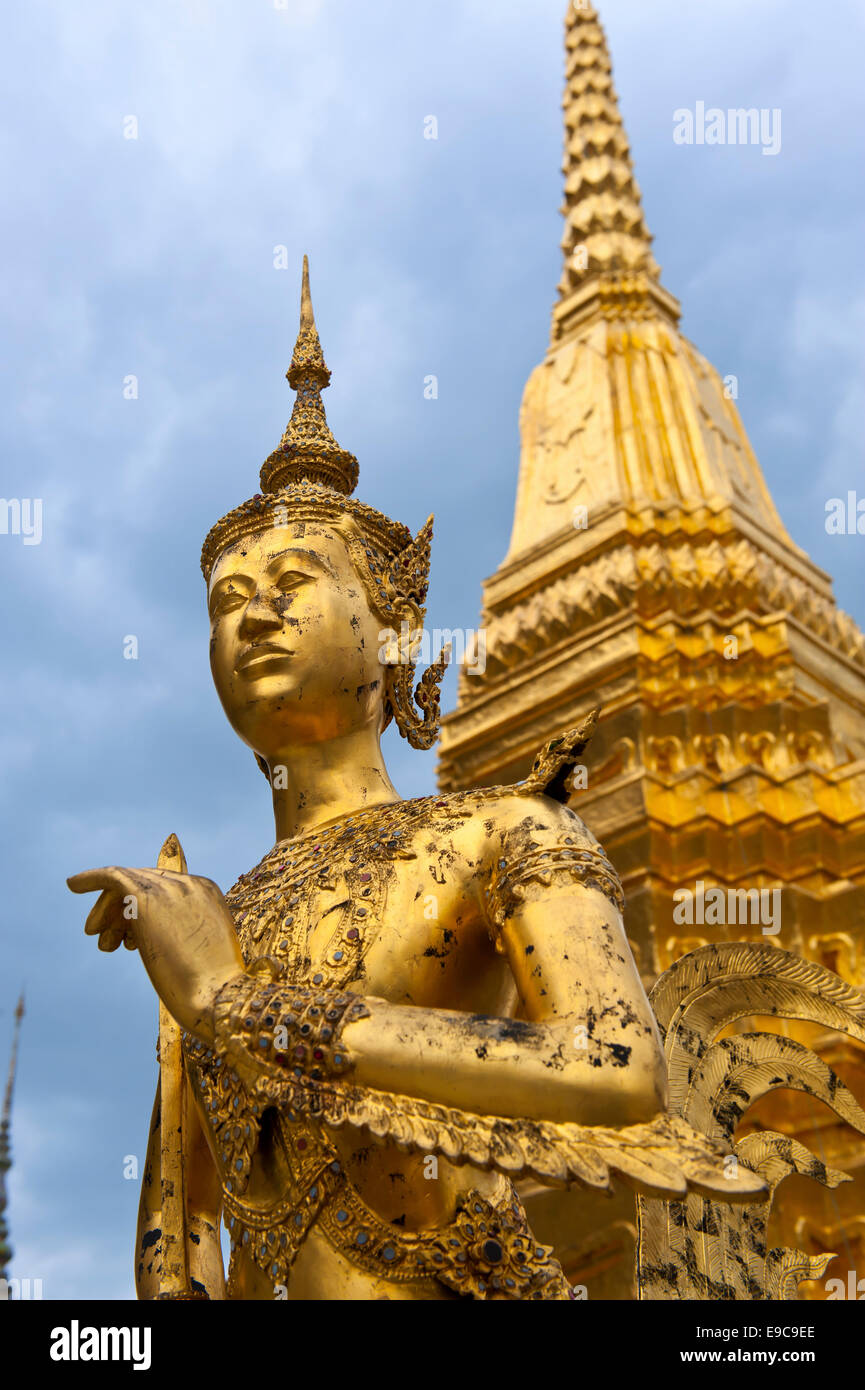 Kinnara, Wat Phra Kaeo Grand Palais Temple du Bouddha Émeraude, Bangkok, Thaïlande Banque D'Images