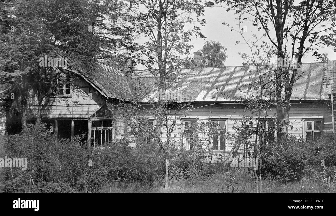 Photographie de la maison de Södergran à Edith, Finlande, montrant l'extérieur de la résidence historique. La photo reflète l'histoire personnelle de la célèbre écrivaine Edith Södergran. Banque D'Images Photographie de la maison de Södergran à Edith, Finlande, montrant l'extérieur de la résidence historique. La photo reflète l'histoire personnelle de la célèbre écrivaine Edith Södergran. Banque D'Images