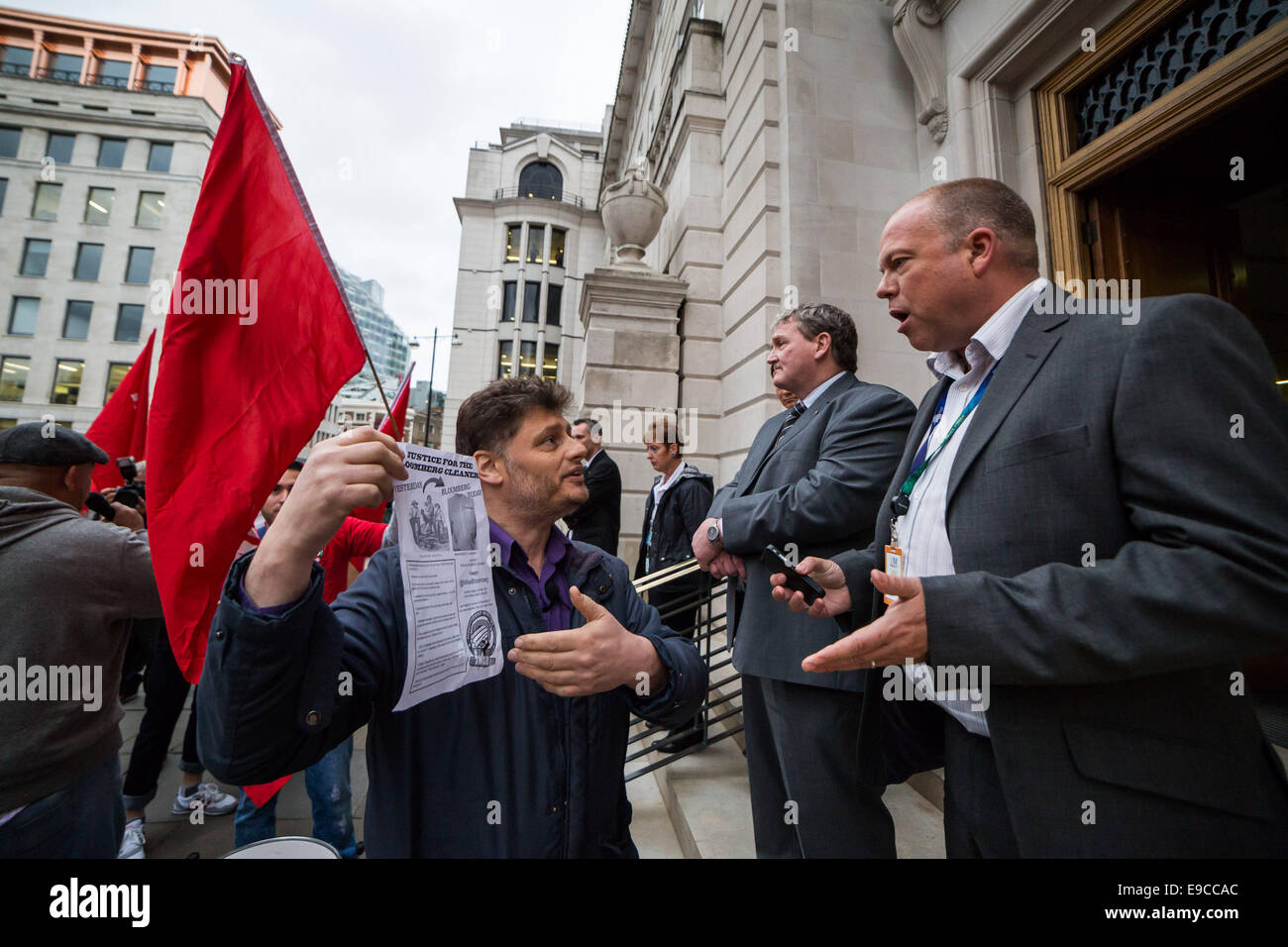 Londres, Royaume-Uni. 24 Oct, 2014. Protestation : Justice pour les nettoyeurs de Bloomberg 2014 Crédit : Guy Josse/Alamy Live News Banque D'Images