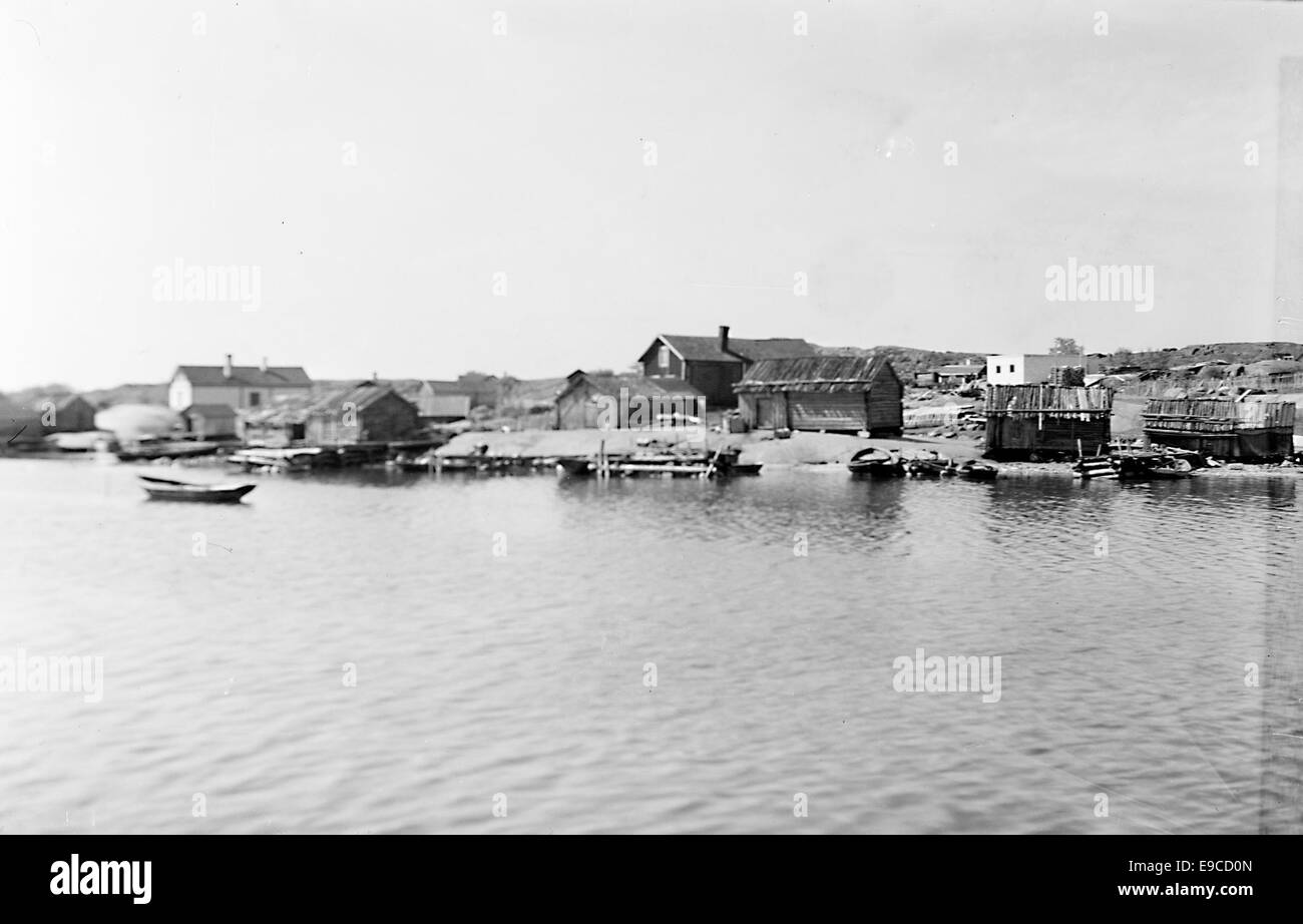 Photographie d'un lieu inconnu en Finlande, probablement partie d'une archive historique de la Svenska litteratursällskapet (Société suédoise de littérature). L'image met en valeur les paysages ou l'architecture de cette région finlandaise. Banque D'Images Photographie d'un lieu inconnu en Finlande, probablement partie d'une archive historique de la Svenska litteratursällskapet (Société suédoise de littérature). L'image met en valeur les paysages ou l'architecture de cette région finlandaise. Banque D'Images