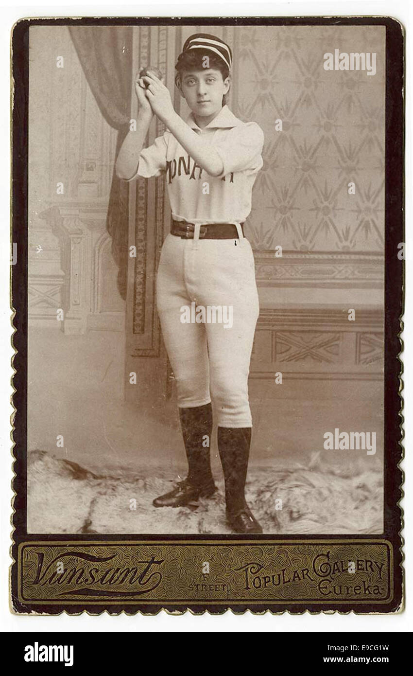[Portrait de jeune femme en uniforme de baseball] Banque D'Images