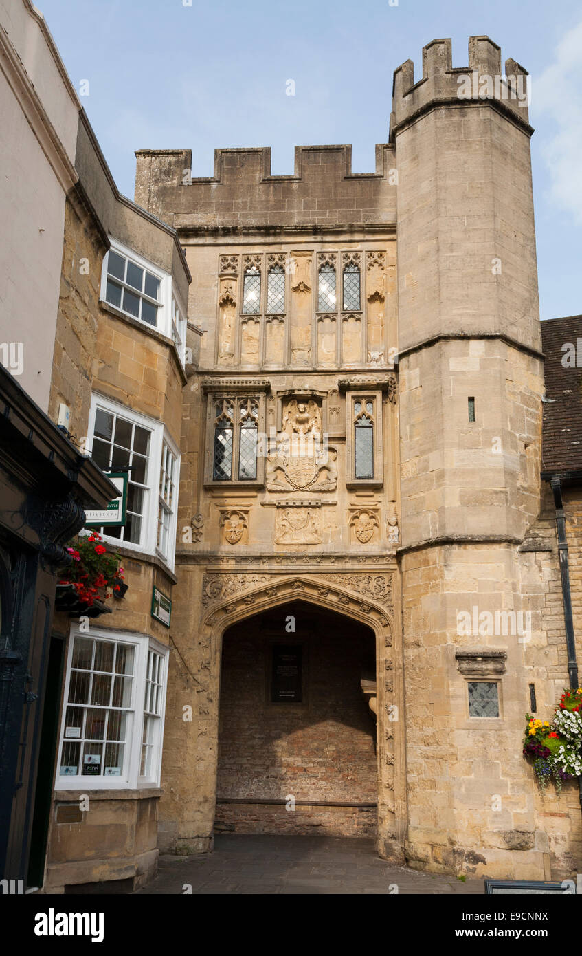 Le Pauper's Gate qui mène de la Place du marché de la cathédrale de Wells, Somerset. UK. (71) Banque D'Images