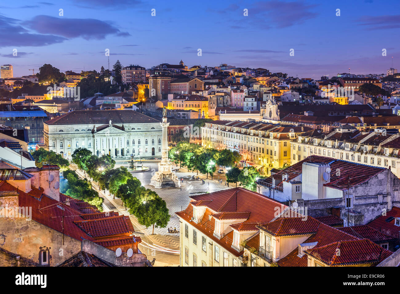 Lisbonne, Portugal vue sur l'horizon sur la place Rossio. Banque D'Images