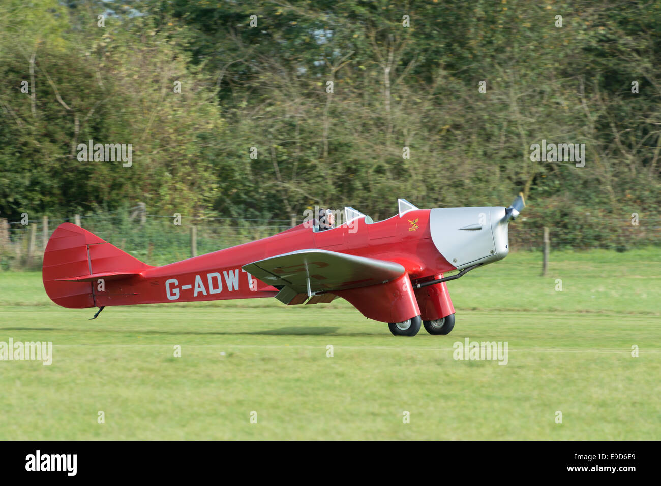 Biggleswade UK - 5 octobre, 2014 : Miles Hawk, des avions d'époque à la Shuttleworth Collection Airshow Banque D'Images