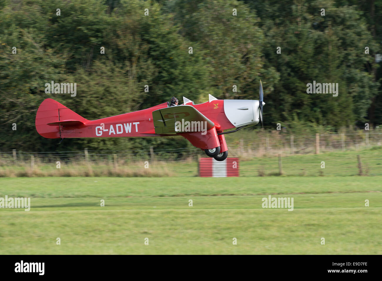 Biggleswade UK - 5 octobre, 2014 : Miles Hawk vintage aircraft à la Shuttleworth Collection Airshow Banque D'Images