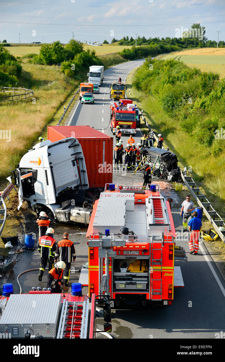 Accident de la circulation , Audi A3, camion , collision frontale, FTO , SS ST 2580 dans Oberneuching , Erding , Markt Schwaben , Bavière , Banque D'Images
