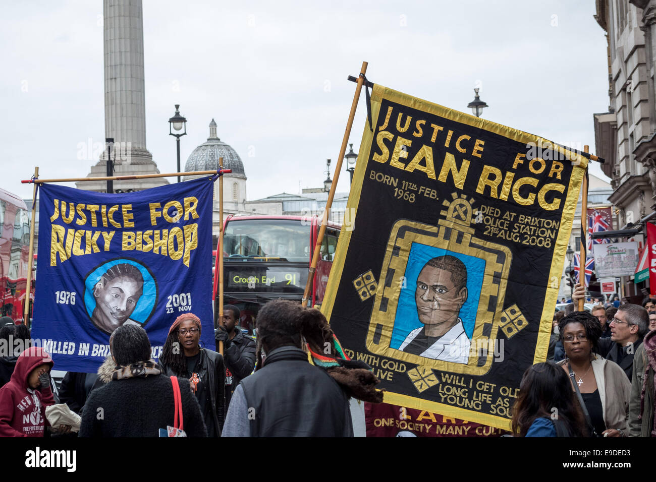 Londres, Royaume-Uni. 25 octobre, 2014. Protestation contre les décès en détention par des amis et de la famille 2014 Crédit : Guy Josse/Alamy Live News Banque D'Images