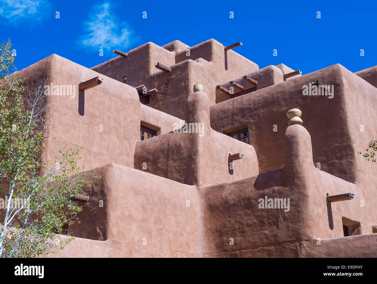 Dans l'architecture d'Adobe traditionnelles Santa Fe New Mexico Banque D'Images