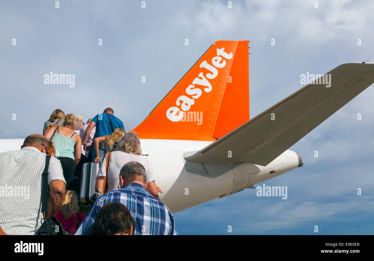 Monter à bord d'un vol Easyjet Banque D'Images