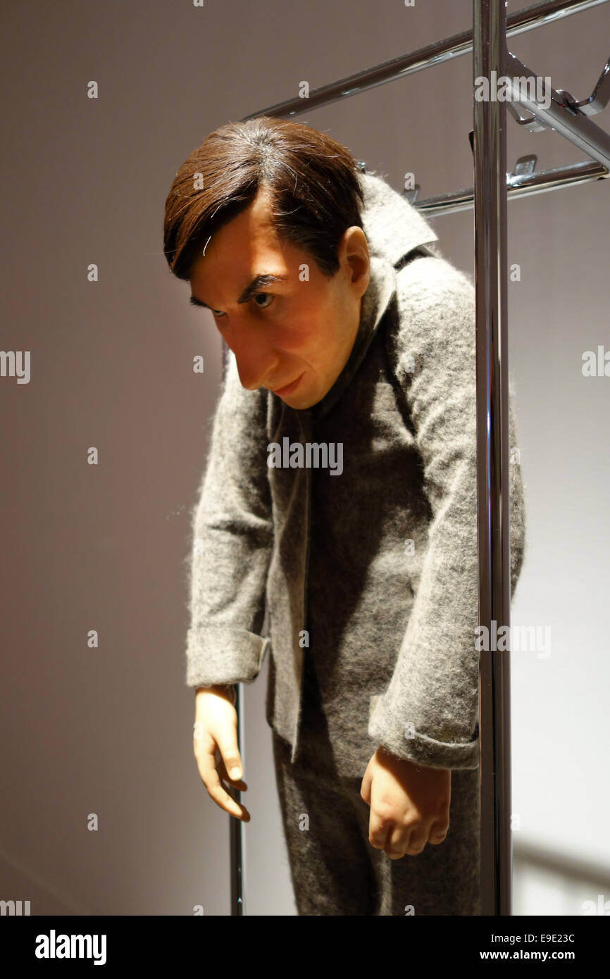 Sculpture de l'artiste italien Maurizio Cattelan sur l'affichage à l'ACE sur l'affichage à l'ACE. Centre d'art contemporain de Malaga, Espagne. Banque D'Images