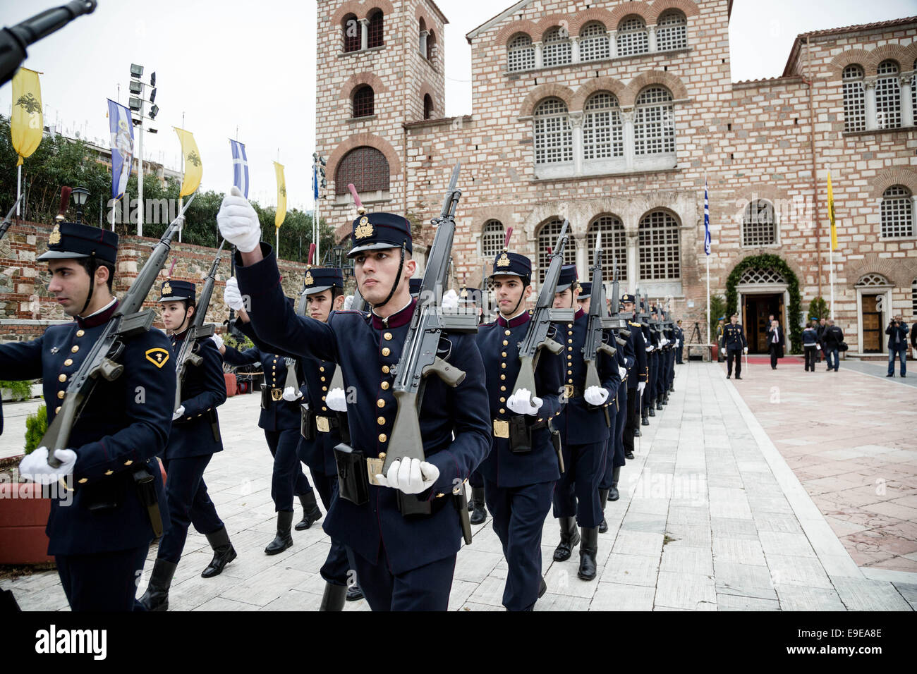 Thessalonique, Grèce. 26Th Oct, 2014. Glorification cérémonie à l'église de Saint Demetrius le saint patron de Thessalonique, Grèce le 26 octobre 2014. Credit : Konstantinos Tsakalidis/Alamy Live News Banque D'Images
