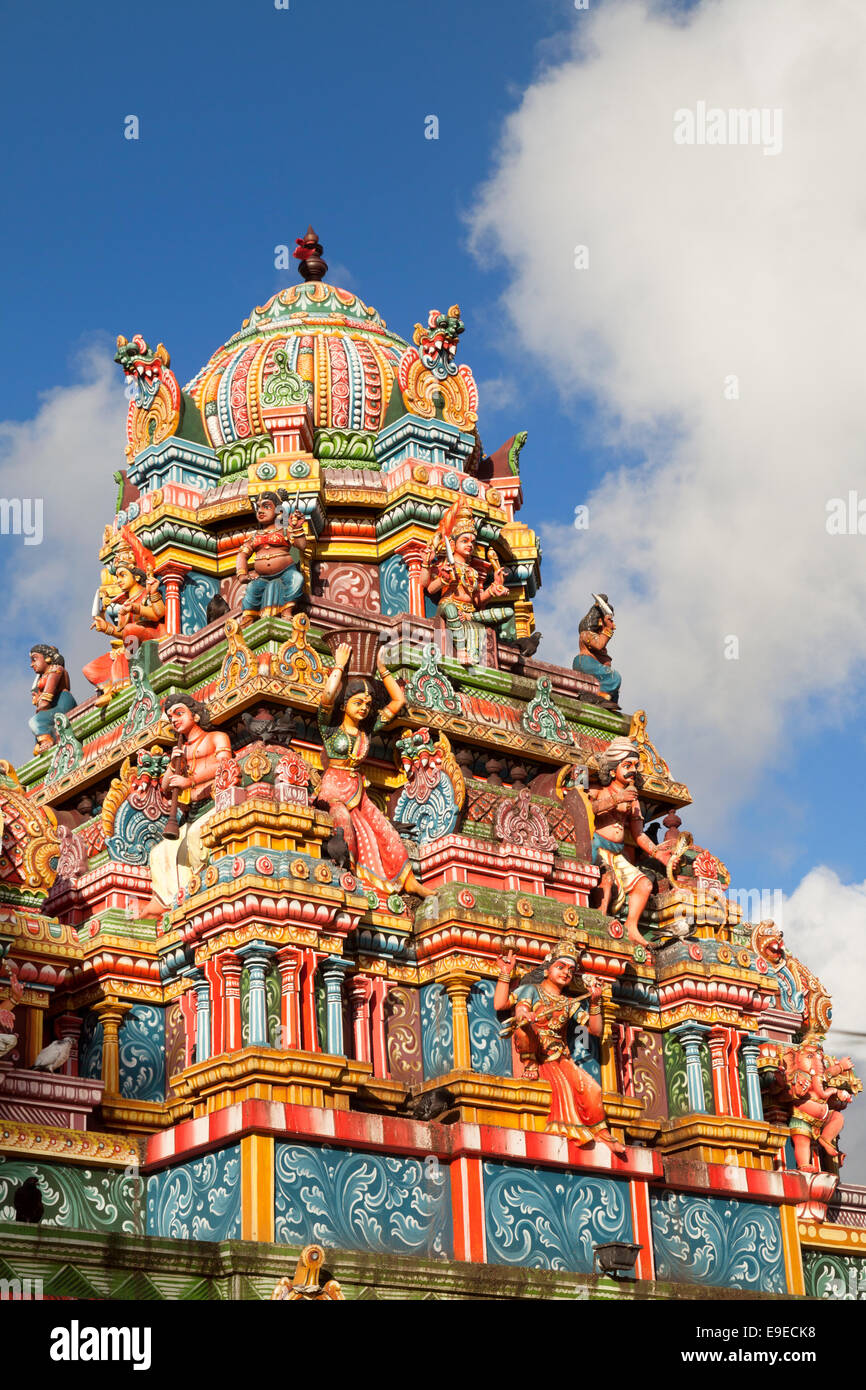 Toit coloré d'un temple hindou, l'Ile Maurice Banque D'Images