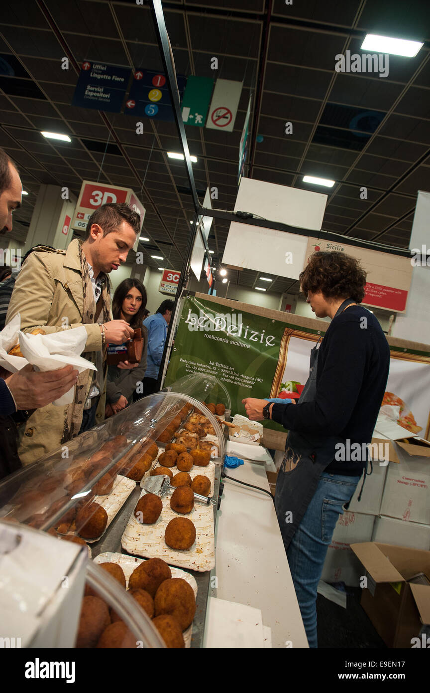 Turin, Italie. 26Th Oct, 2014. Italie Piémont Salone del Gusto e Terra Madre - Torino Lingotto - 23/27 octobre 2014 - L'alimentation de rue. Credit : Realy Easy Star/Alamy Live News Banque D'Images