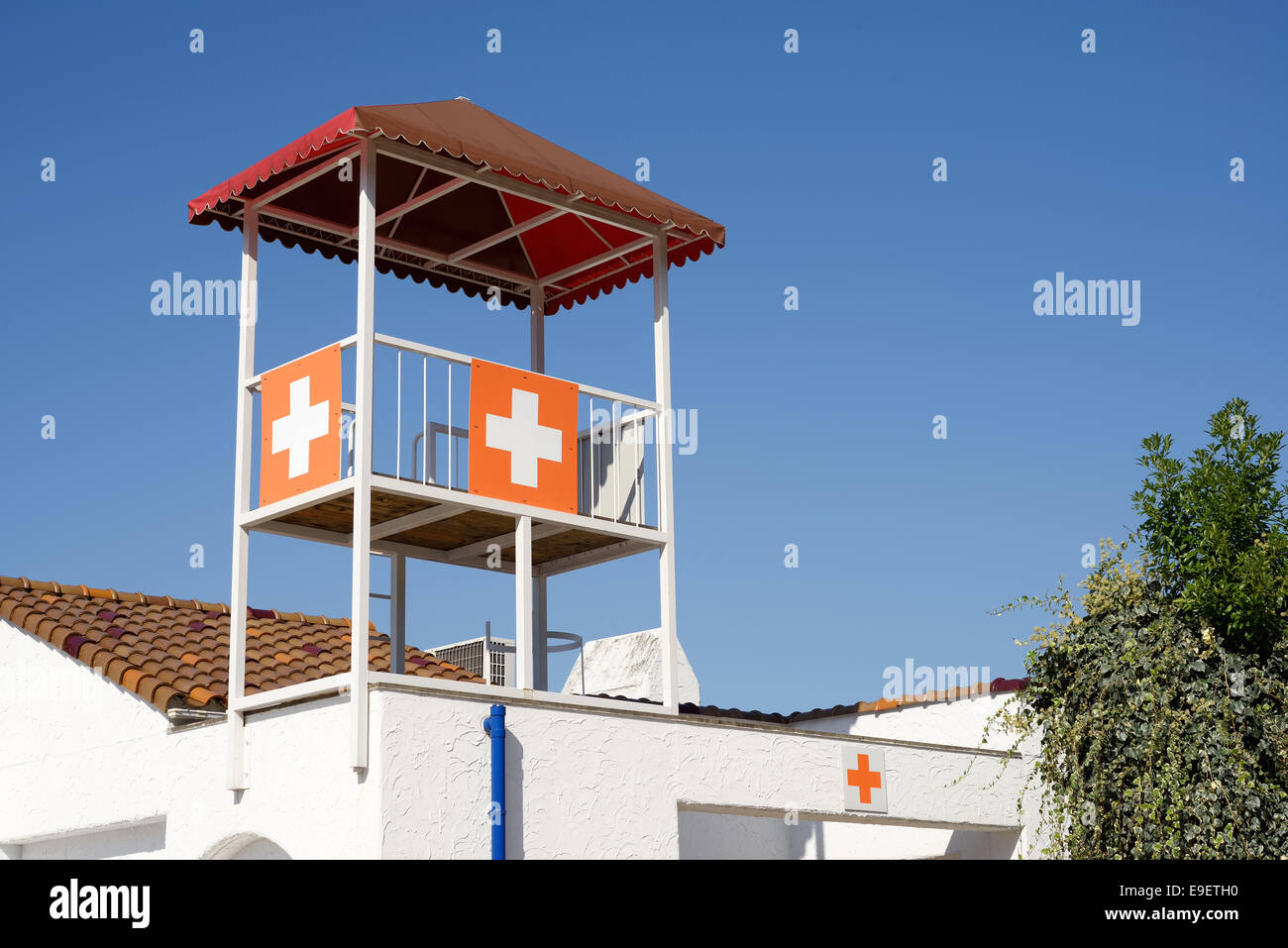 La construction de la clinique médicale avec cross Banque D'Images