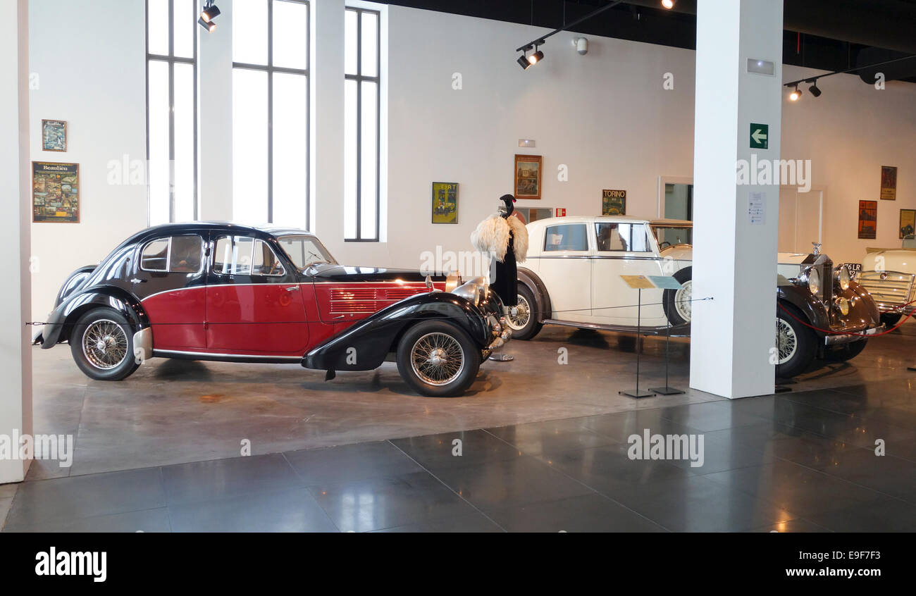 1936 Bugatti, 6 cylinde, et Vintage Rolls Royce Voiture Limousine, Musée de l'Automobile de Málaga, Andalousie, espagne. Banque D'Images