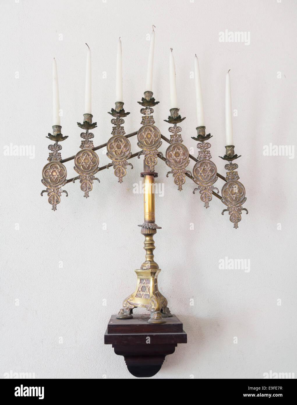 Menorah 7 Branches Jérusalem - Bougeoir Juif Traditionnel Avec 12 Tribus D'Israël - Or 17cm