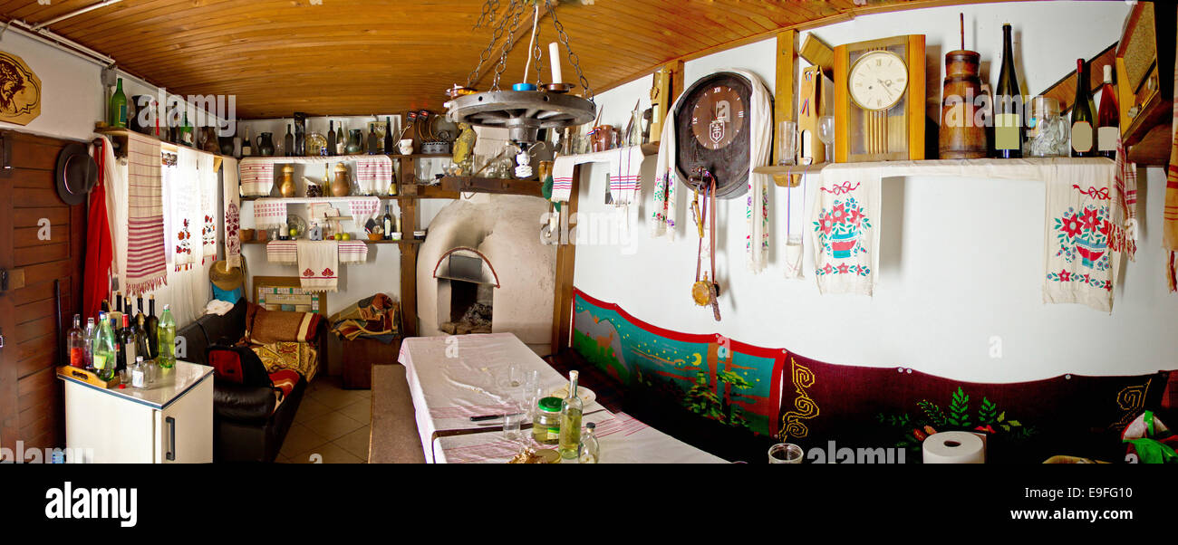 À l'intérieur de cottage traditionnel en Croatie Banque D'Images