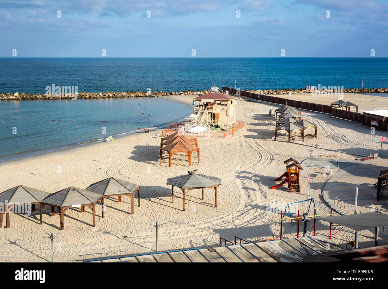 Israël, Tel Aviv, le front de mer méditerranéen vide Banque D'Images