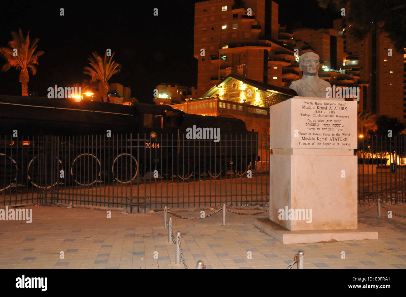 Buste de Mustafa Kemal Ataturk fondateur de la République de Turquie à l'ancienne gare ottomane à Beer Sheva, Israël Banque D'Images