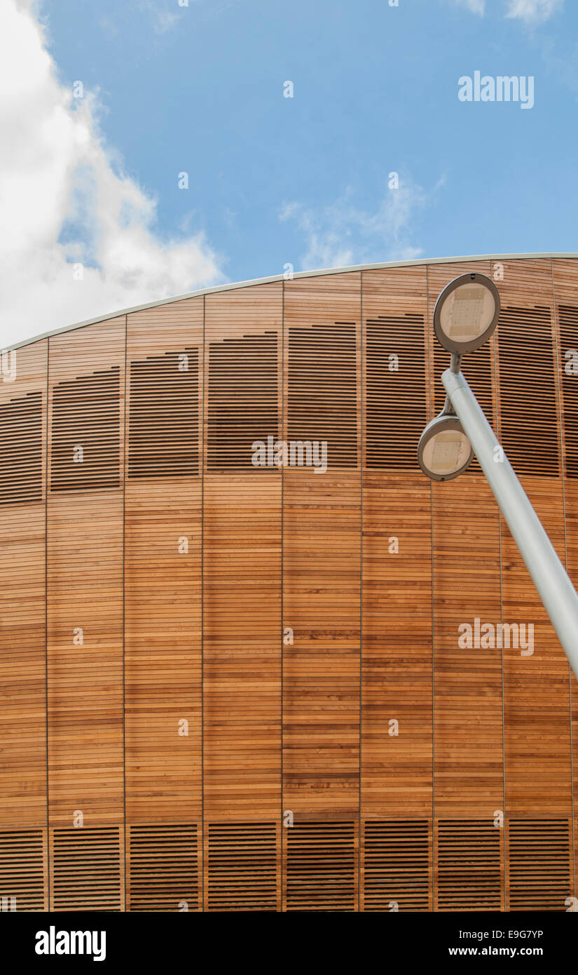 Vue extérieure du vélodrome Lee Valley, Stratford, East London par Hopkins Architects : Phillip Roberts Banque D'Images