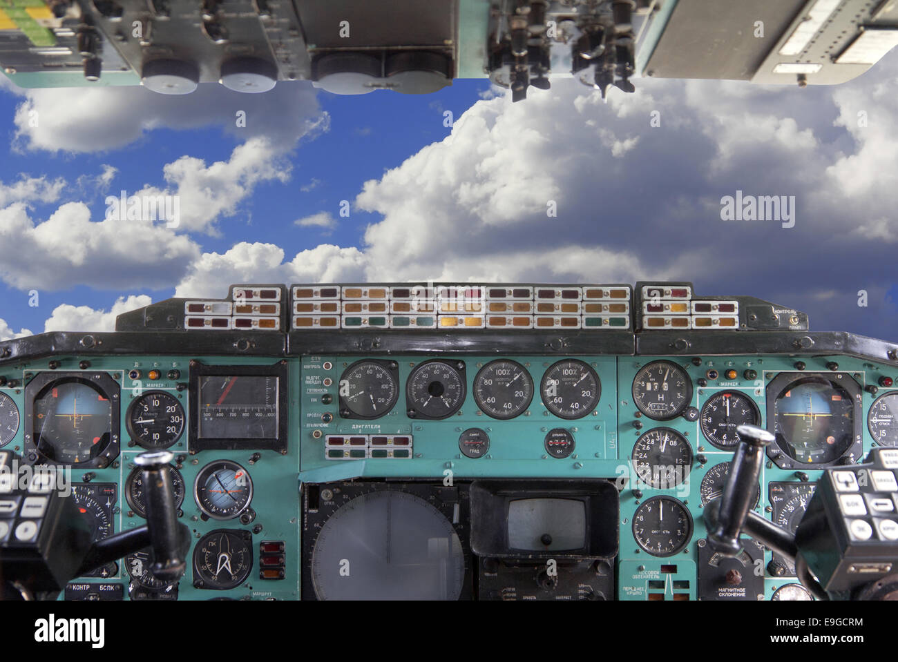 Cockpit de l'avion TU-144. Banque D'Images