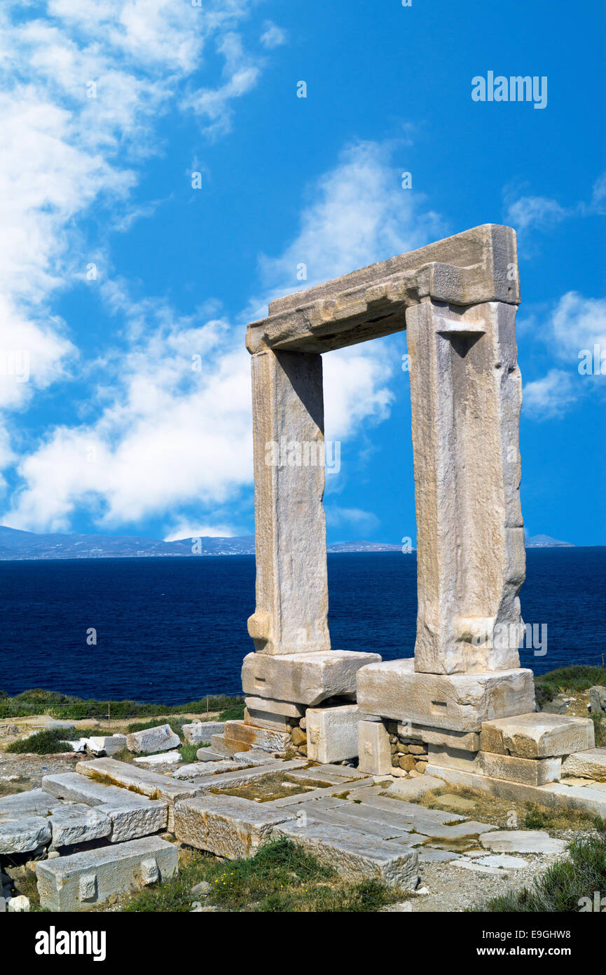 Ancienne porte du temple d'Apollon à l'île de Naxos en Grèce Banque D'Images