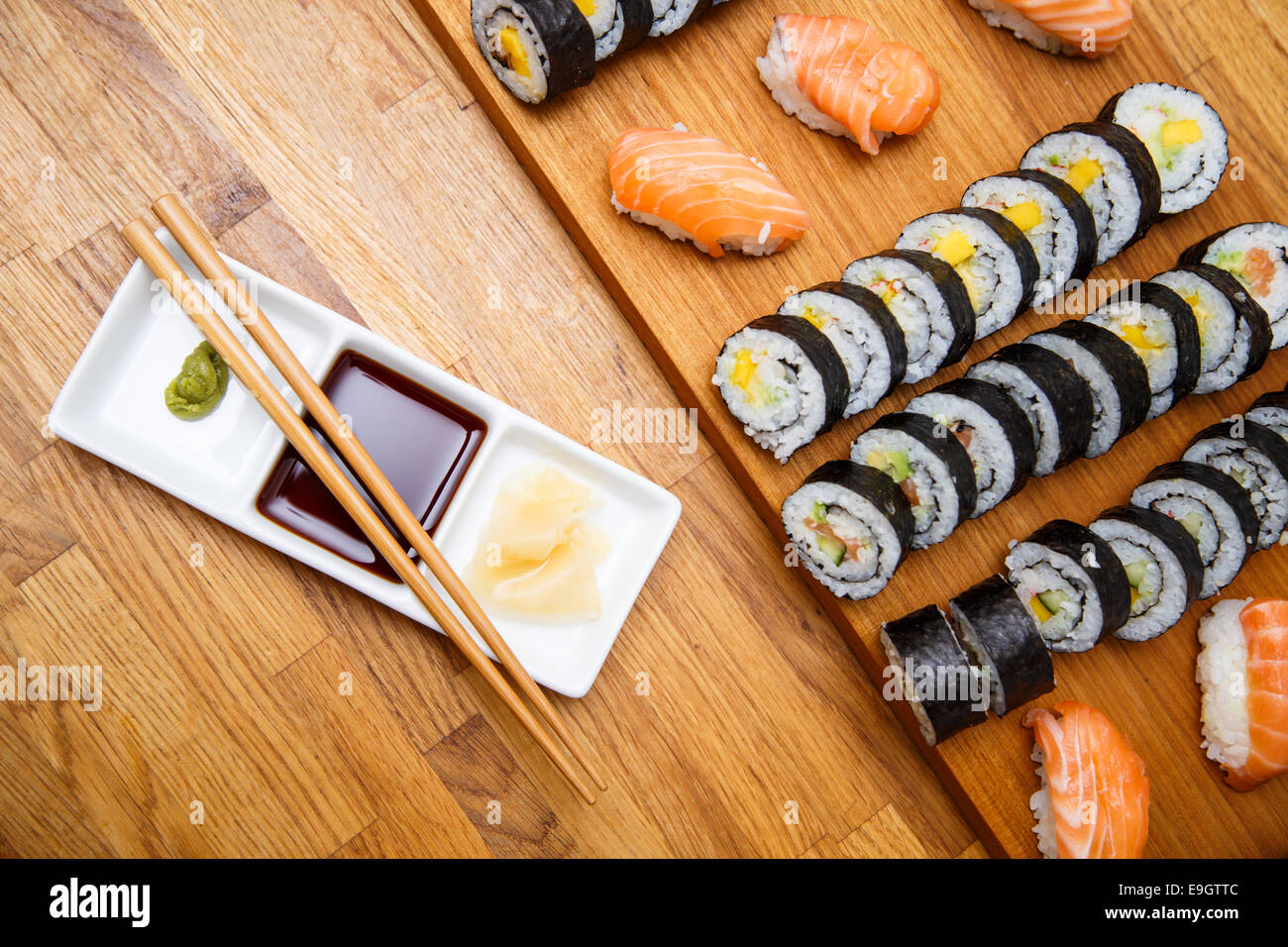 Home sushi, prêt à manger Banque D'Images