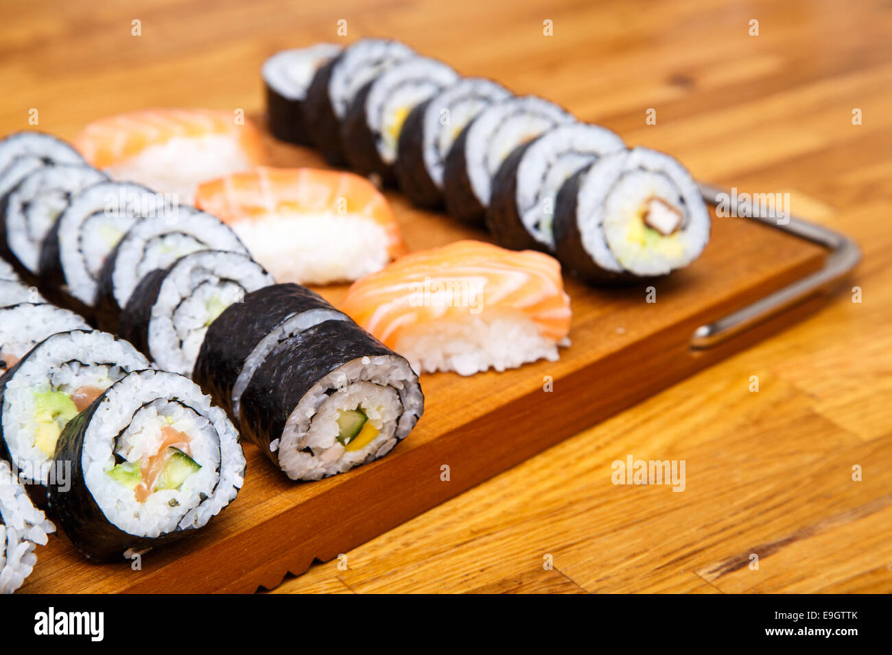 Home sushi, prêt à manger Banque D'Images