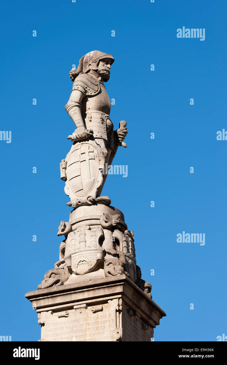 Statue sur la Fontaine de Roland, Hlavné námestie square, Bratislava, Slovaquie Banque D'Images