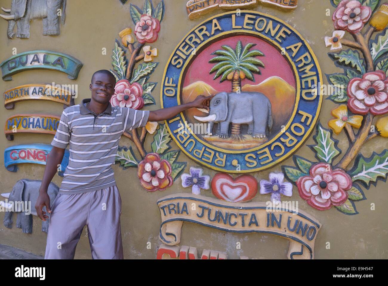 Sierra Leone Peace And Cultural Monument Banque De Photographies Et D sierra-leone-peace-and-cultural-monument-banque-de-photographies-et-d
