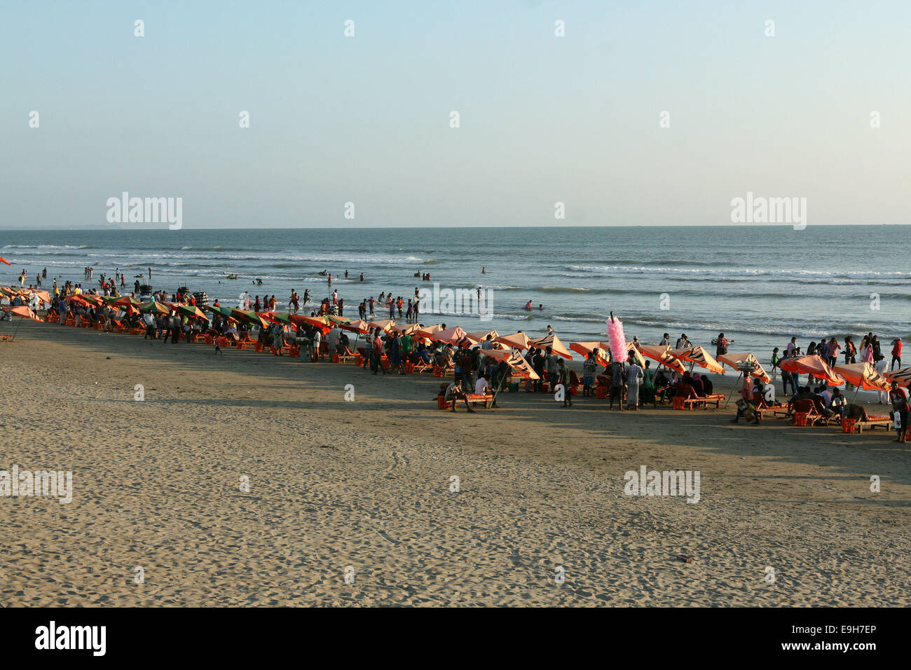 Le Bangladesh, Cox Bazaar 16 octobre 2014. Bazar de Cox la plus longue plage de la mer de sable naturel. Banque D'Images