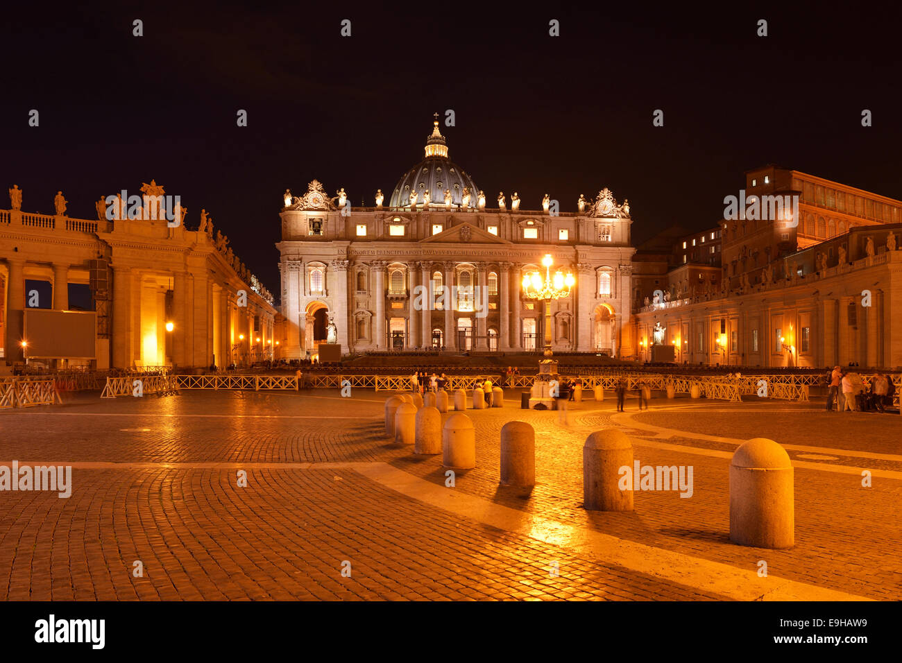 La Basilique St Pierre, la Place Saint Pierre, Vatican, Vatican, Rome, Italie Banque D'Images