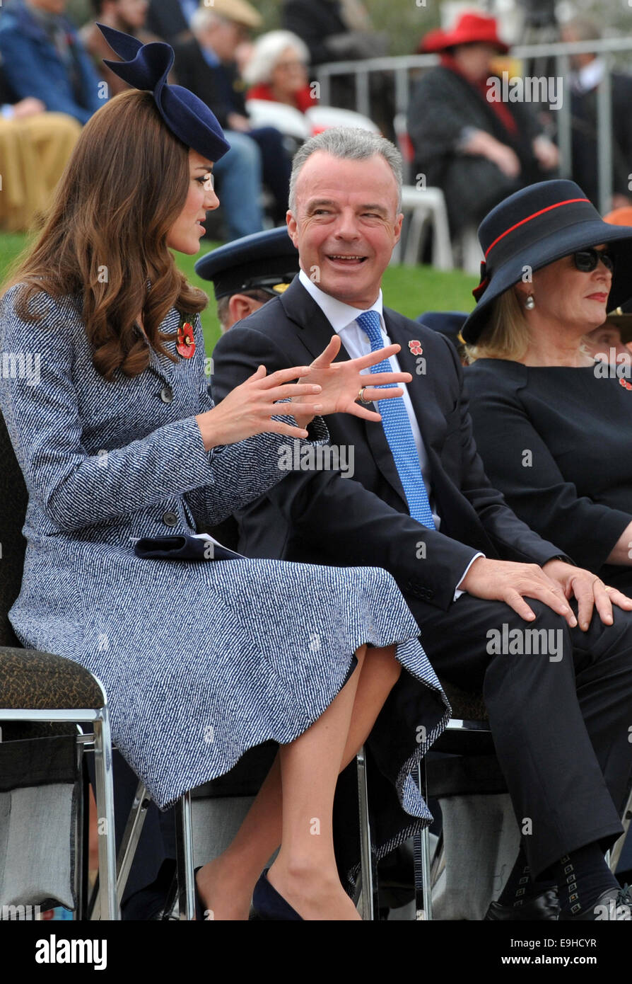 Le prince William, duc de Cambridge et Catherine, duchesse de Cambridge, assister à la cérémonie nationale de l'ANZAC day à Canberra avec : Catherine duchesse de Cambridge,Brendon Nelson Où : Canberra, Australie Quand : 25 Avr 2014 Banque D'Images