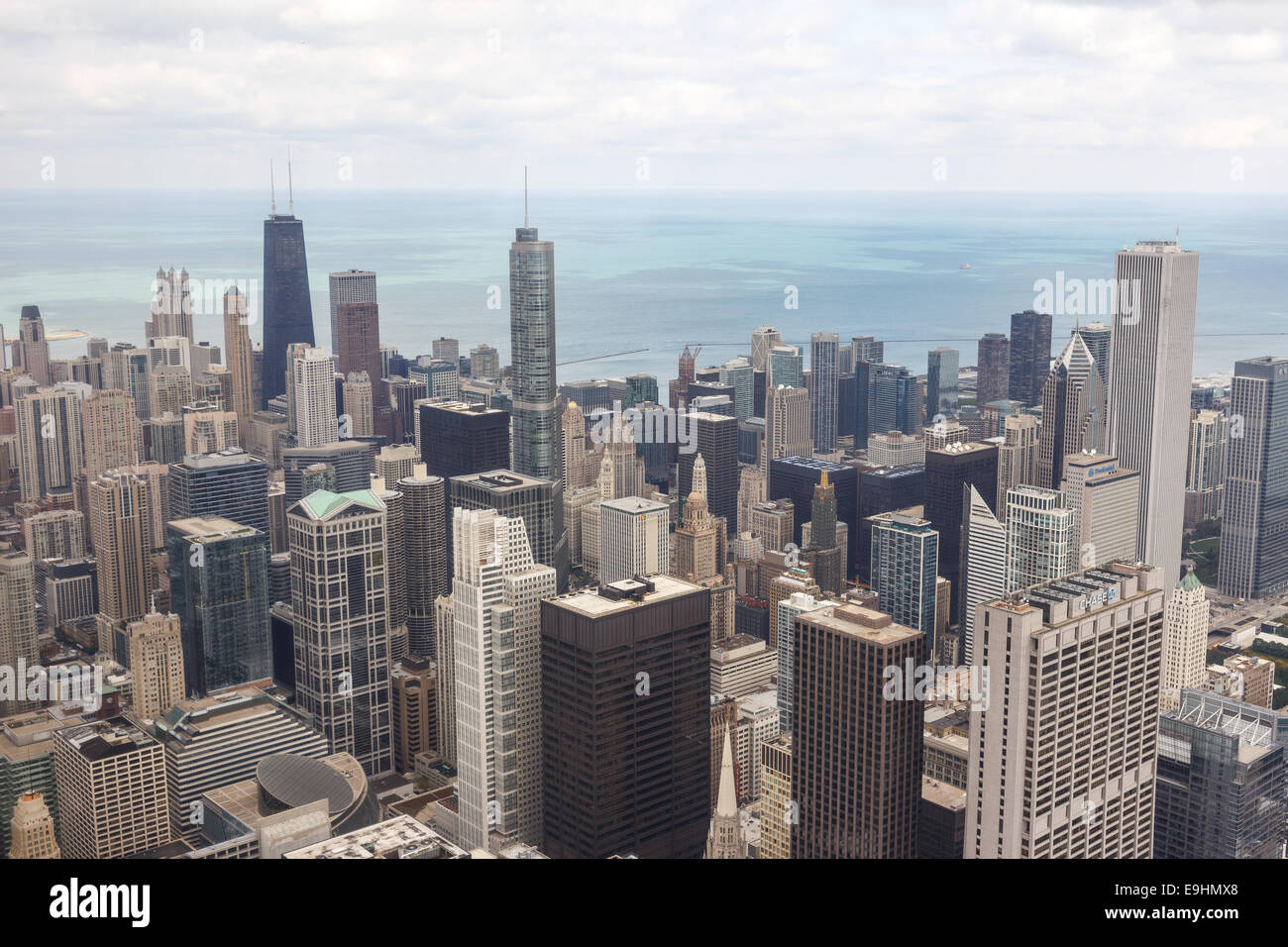 Vue aérienne du centre-ville de Chicago cityscape à partir de la Willis Tower à Chicago, IL, USA en octobre 2014. Banque D'Images