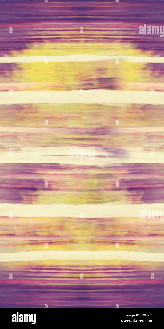 Abstract motion blurred arbres dans une forêt. Banque D'Images