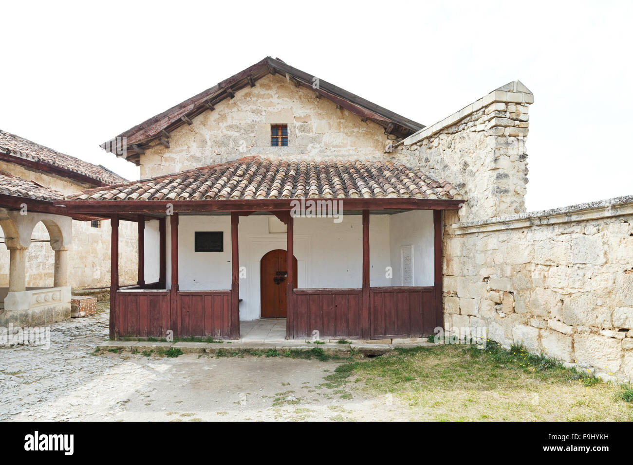 La petite synagogue) (Karaite Kenesa - maison de prière karaïte, construit en 18 siècle dans chufut-excrг ville, Crimée Banque D'Images