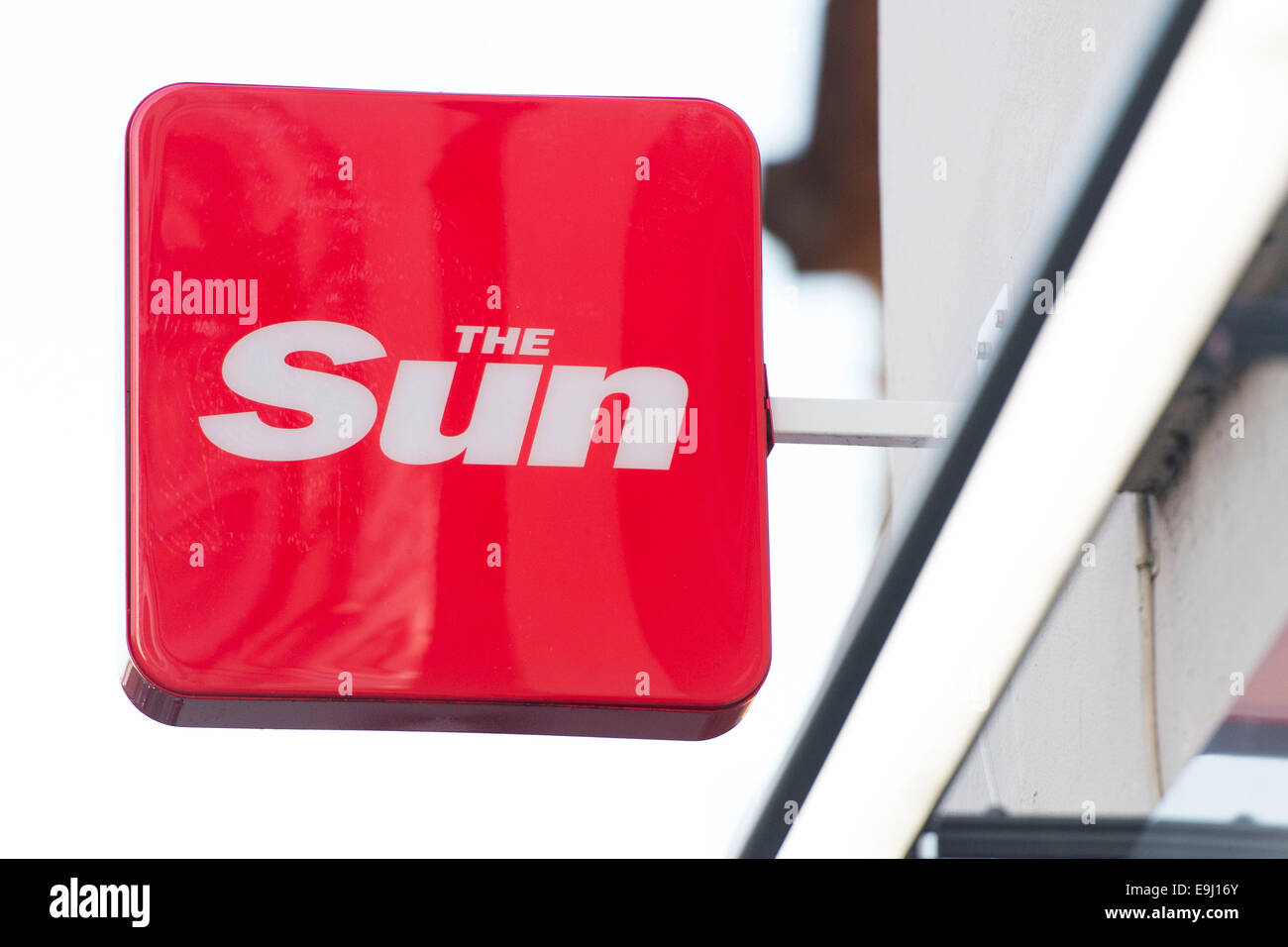 Journal Le Soleil signe à un marchand. Banque D'Images